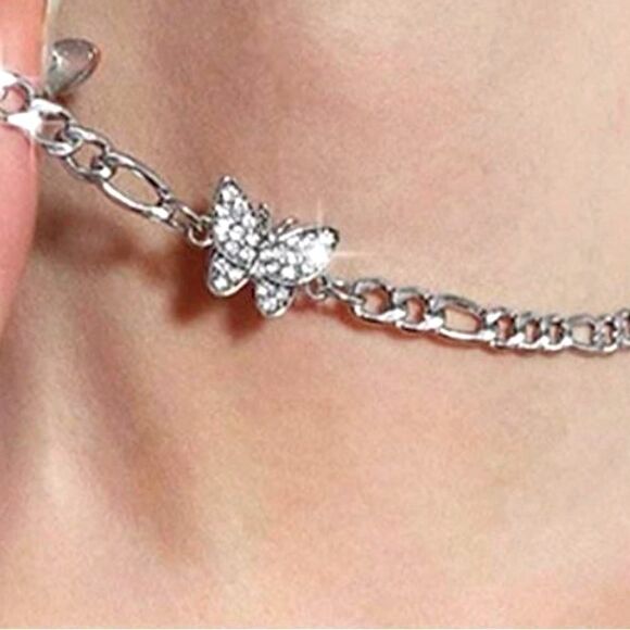 Darling 🦋 Necklace l Dainty Rhinestone Butterfly 🦋 l New - Picture 4 of 7